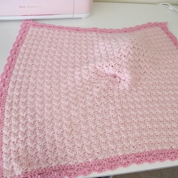 Newborn baby pink crochet lovey blanket 28" x 31" EUC - Picture 3 of 5